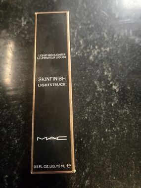 MAC Cosmetics Skinfinish Lightstruck Liquid Highlighter - Color Bubbled Over